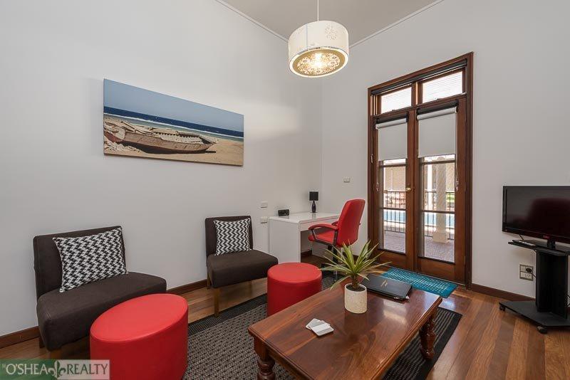 Guest house Fairway Manor Accomodation 4*